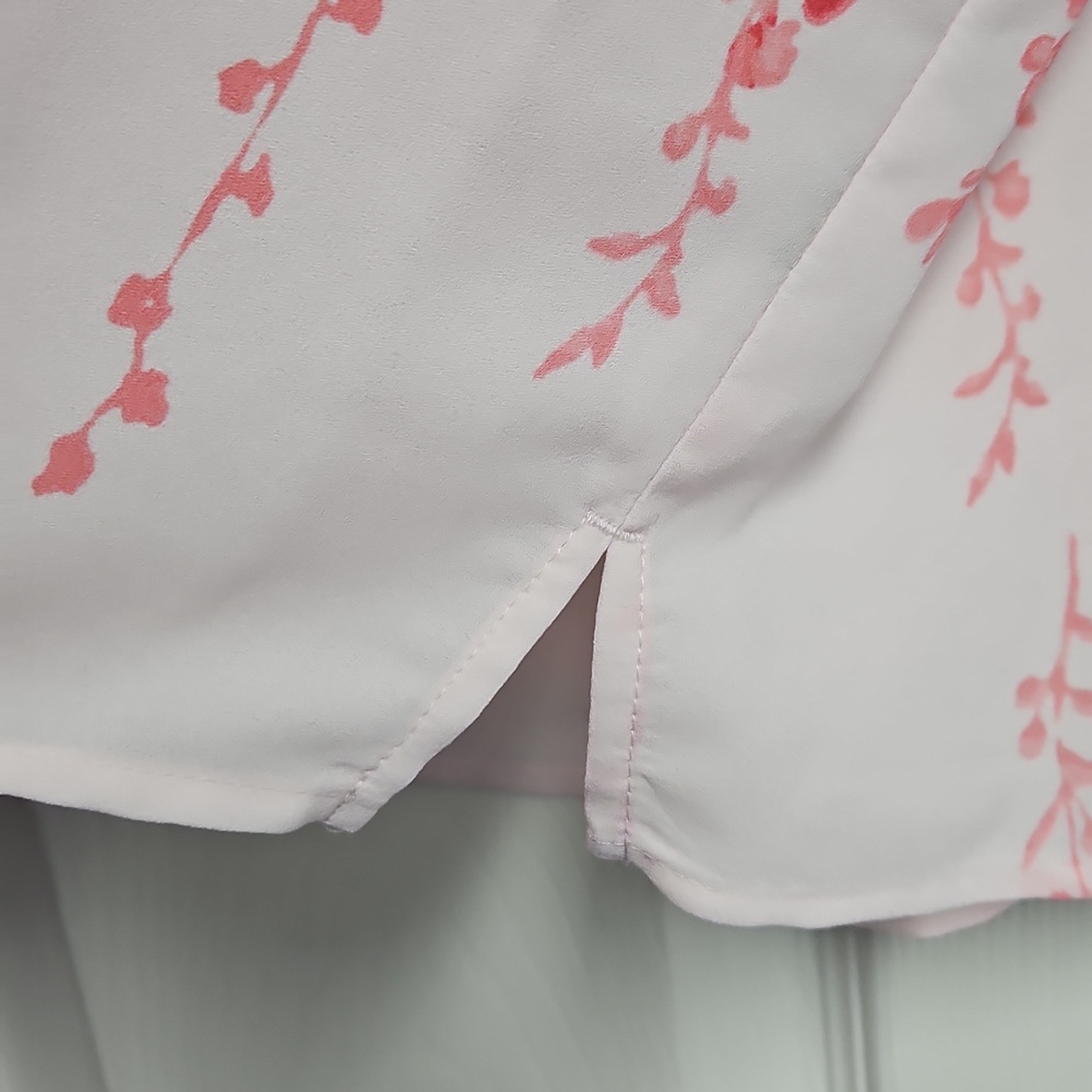 Investments 3/4 Sleeve Button Front V-neck Top: Pink W/Floral:Size- Large - Picture 6 of 14